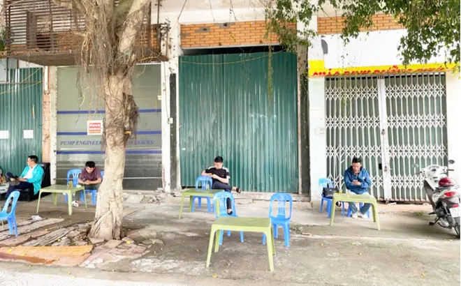 Sớm đưa vào sử dụng hàng chục nghìn mét vuông nhà kinh doanh dịch vụ bị bỏ hoang Bài 2: Vừa thiệt hại kinh tế, vừa mất mỹ quan khu đô thị