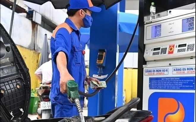 Ngày mai, thuế xăng, dầu về 0%, ngành thuế yêu cầu triển khai thông suốt ngay