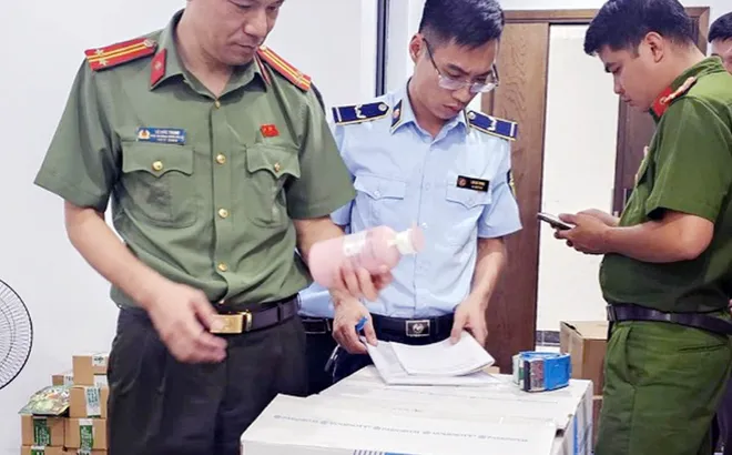Hà Nội: Phát hiện số lượng lớn mỹ phẩm có dấu hiệu giả mạo nhãn hiệu