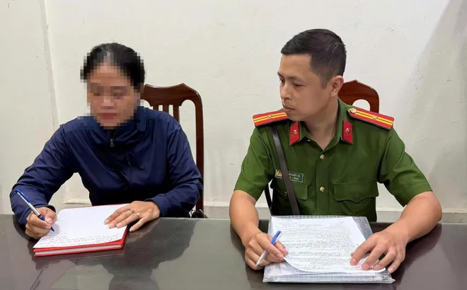 Xử lý người bán hàng rong thu 430.000 đồng cho 10 chiếc bánh rán của khách nước ngoài