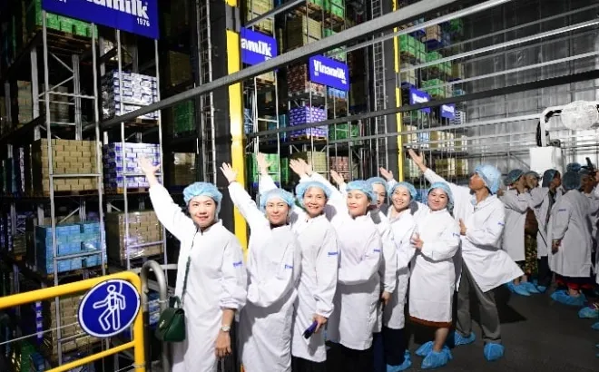 Vinamilk đón thế hệ “đồng niên” tham quan nhà máy với lời hứa chăm sóc sức khỏe bằng dinh dưỡng chất lượng