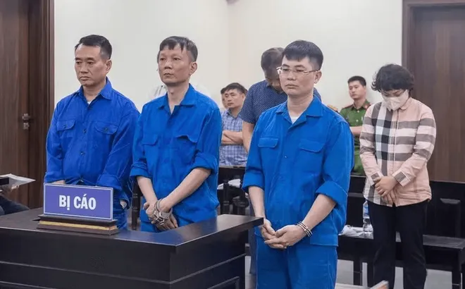 Nhận tiền “bảo kê” công trình xây dựng trái phép, loạt cựu cán bộ lĩnh án